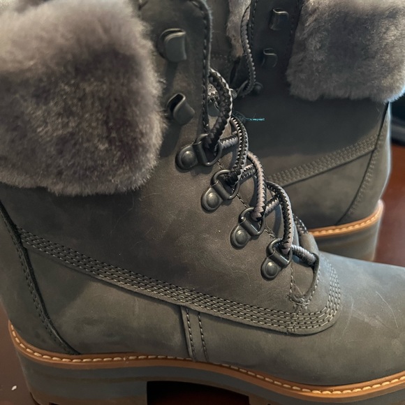 Timberland
Women's Courmayeur
Valley 6" Faux Fur
Waterproof Lug Sole Boots - Picture 2 of 5